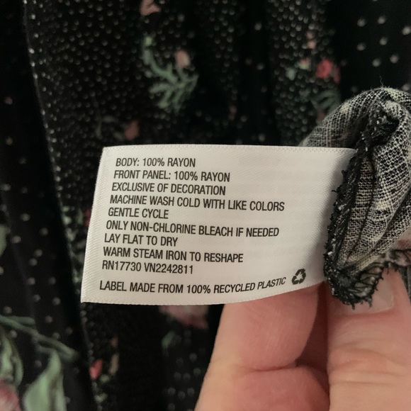 Xhilaration Black and Pink Flower Dress Size Medium Rayon Dress. - Picture 14 of 17